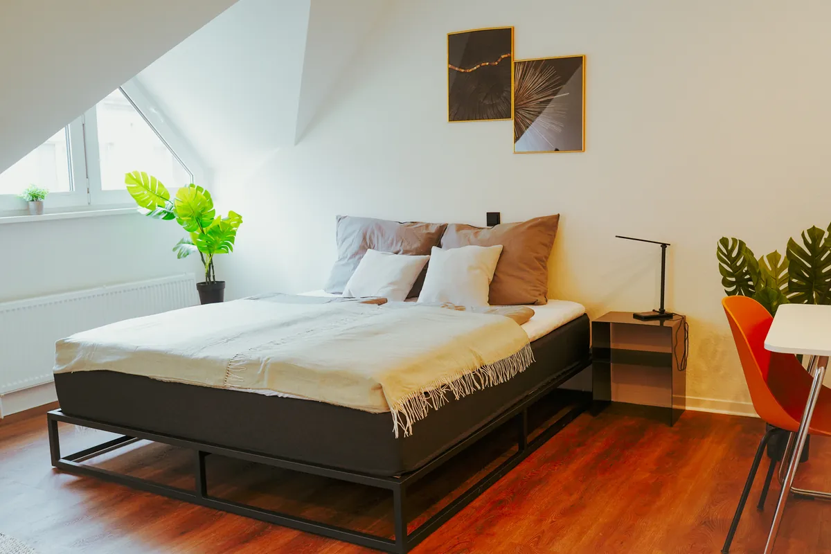 Pioneers Flat - Bild 1